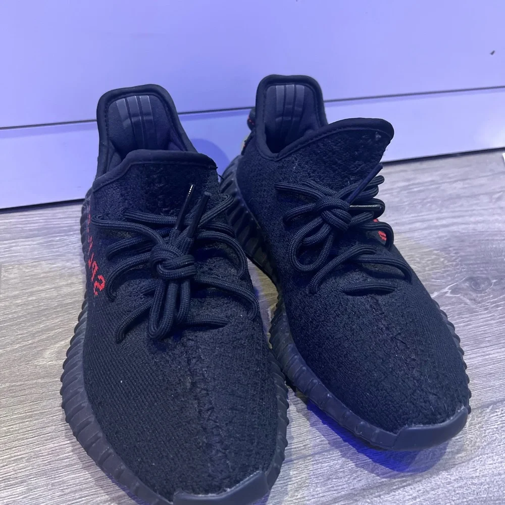 Yeezy boost 350 v2 “bred” - Picture 2 of 3